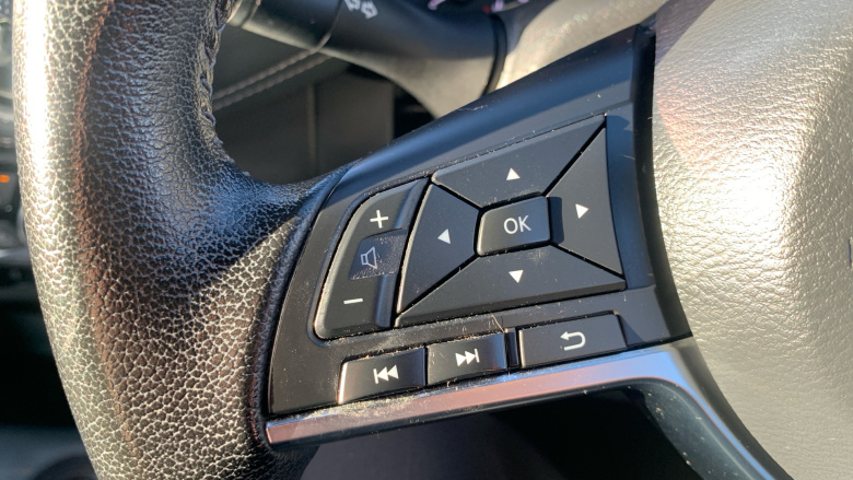 Nissan Juke 1.0 DiG-T N-Connecta 5dr Petrol Hatchback